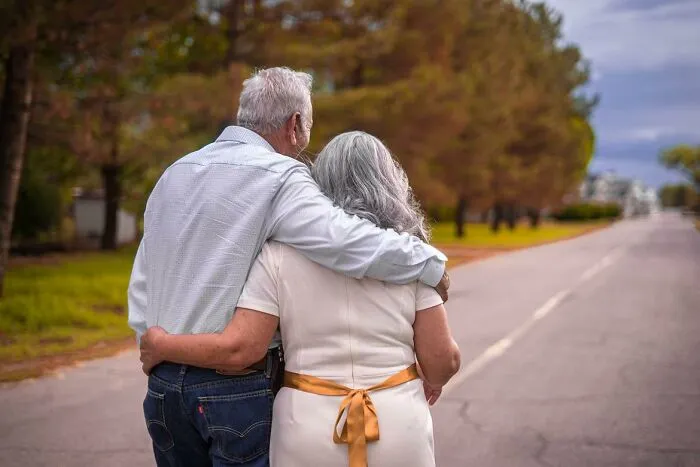 30 People Who Got Married To The Popular Kids In School Reveal What They Are Like Now