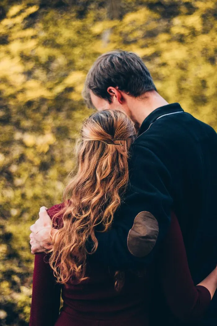 30 People Who Got Married To The Popular Kids In School Reveal What They Are Like Now