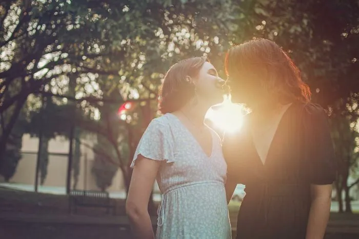 30 People Who Got Married To The Popular Kids In School Reveal What They Are Like Now