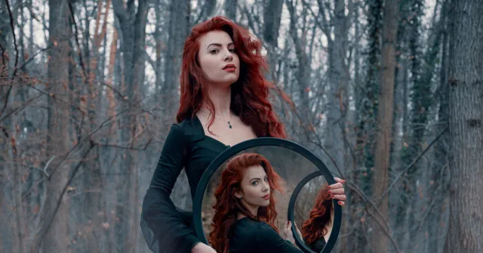 I Took A Pharmacist With Scarlet Hair For A Photoshoot In A Dead Forest (5 Pics)