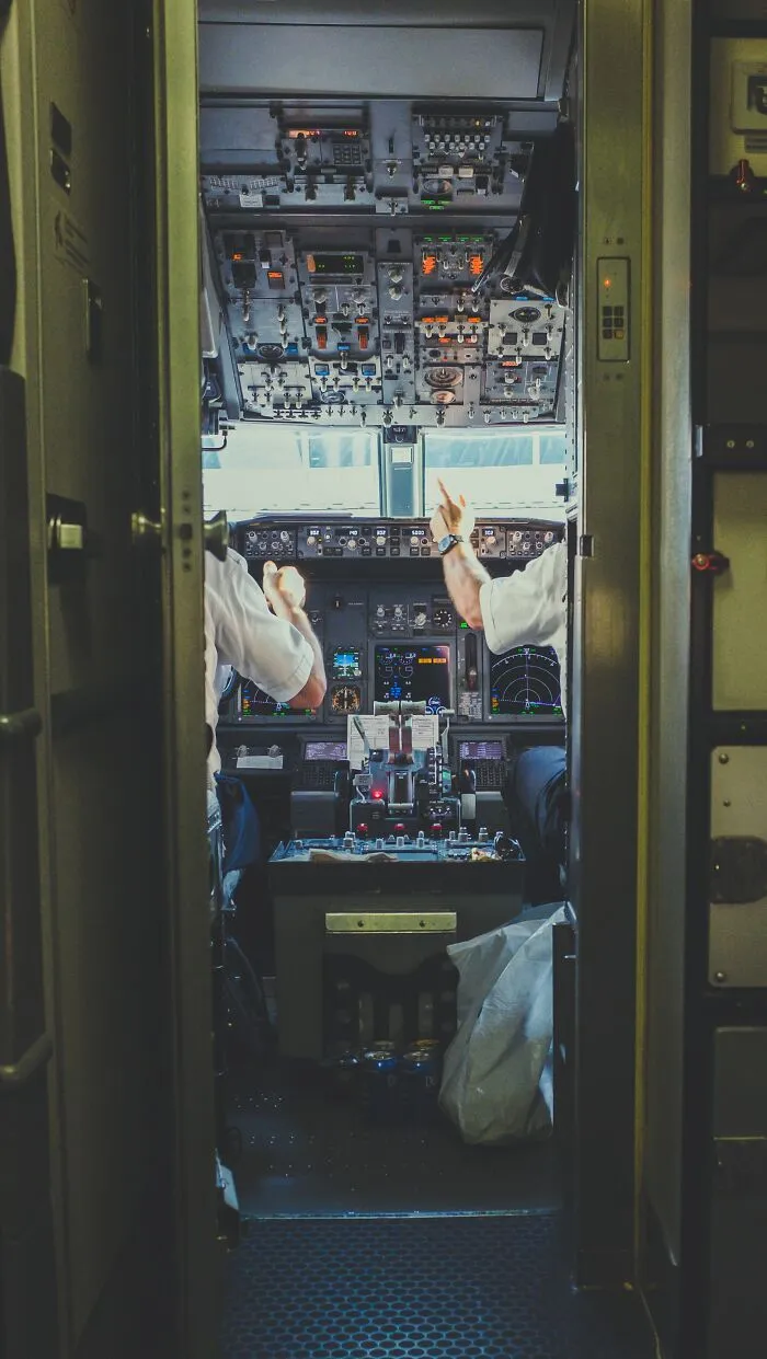 Flight-Attendants-Airline-Industry-Secrets