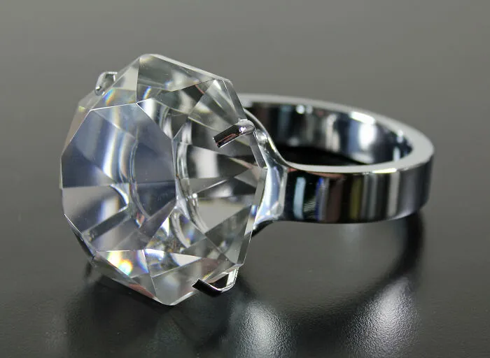 Sold Her Great Grandmom's Wedding Set To Buy A Gaudy Diamond Monstrosity Of A Ring
