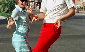 50 Rarely Seen Old Pics Of Celebs That People Shared In This Online Group