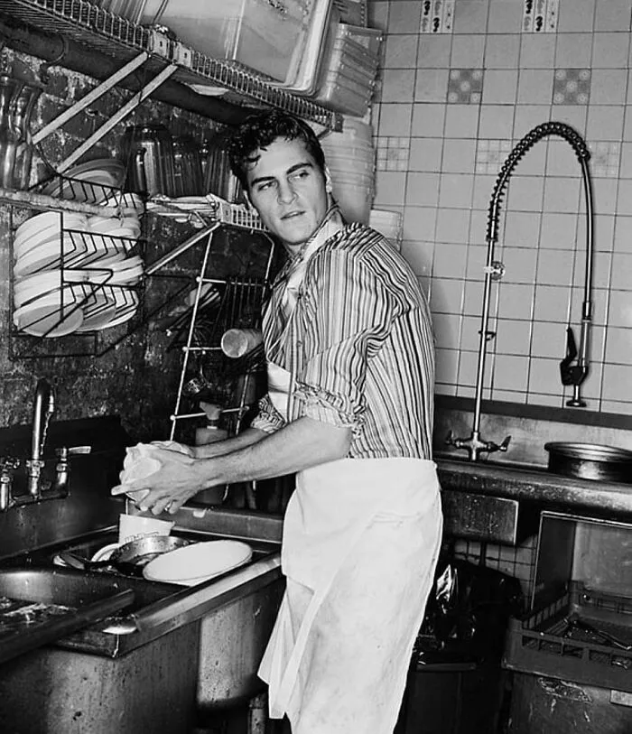 Joaquin Phoenix. 1996