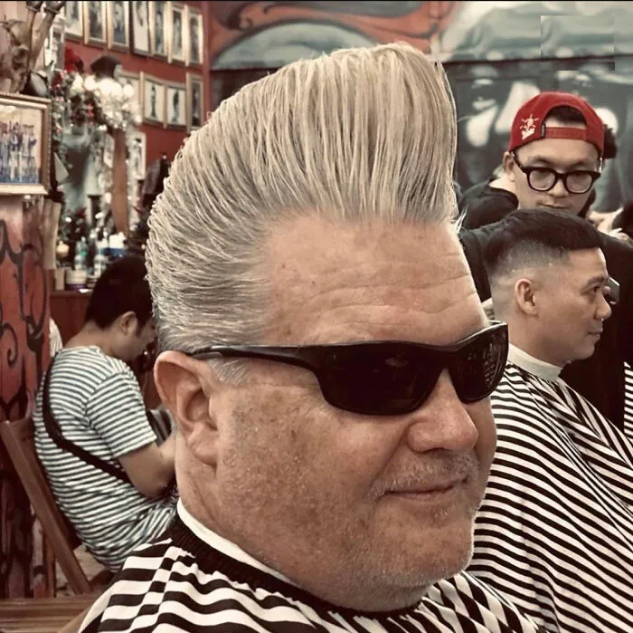 Nunca es demasiado tarde para petarlo a lo Johnny Bravo