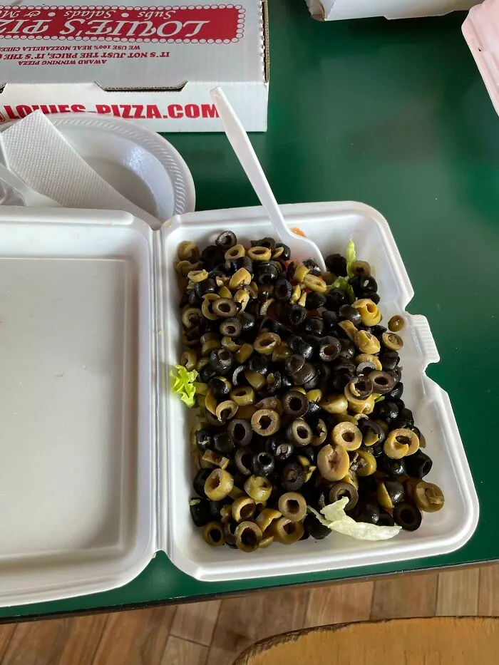 ¡Pedí aceitunas extra para mi ensalada!