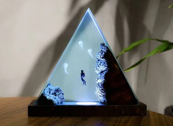 Solo quería compartir mi nuevo diseño. Es una lámpara de noche de medusas
