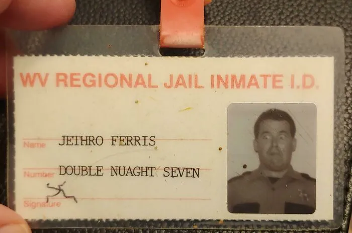 A la gente no le suelen gustar sus fotos de carnet, pero estas 30 son muy divertidas
