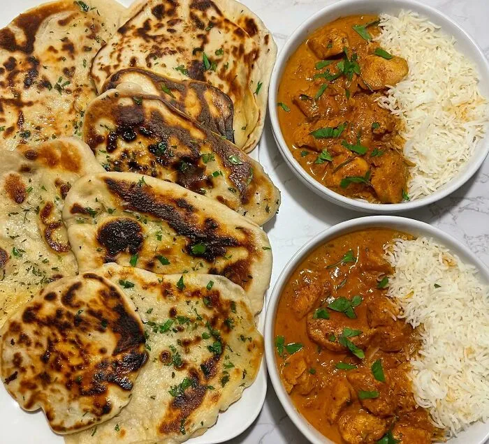 Butter Chicken W/ Garlic Butter Naan