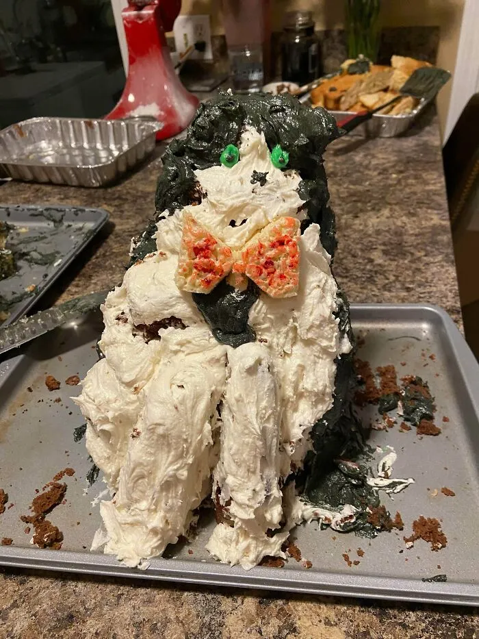 Intenté hacer una tarta para inmortalizar a mi gato, no he parado de reírme