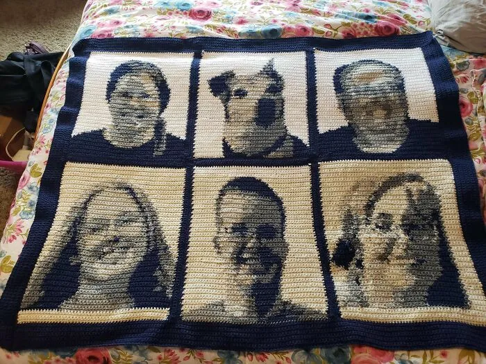 ¡Acabo de terminar el regalo de Navidad de mis padres! Un cuadro con todas sus caras