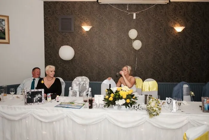 30 Honest Wedding Photos By Ian Weldon That Are As Funny As They Are Chaotic (New Pics)