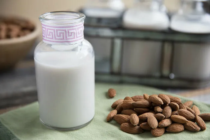 Solo beber leche en la cena