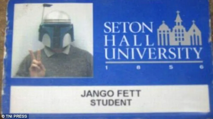 A la gente no le suelen gustar sus fotos de carnet, pero estas 30 son muy divertidas