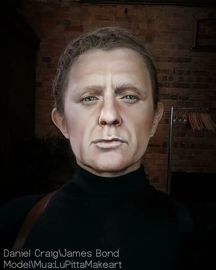 James Bond (Daniel Craig )