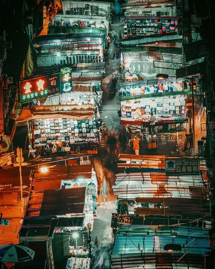 I Took Pictures Of The Old Streets Of Hong Kong (24 Pics)