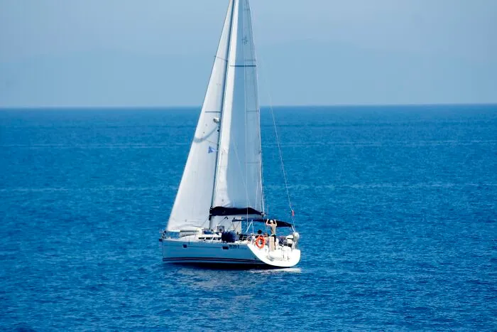 Washing, Buffing And Detailing Yachts