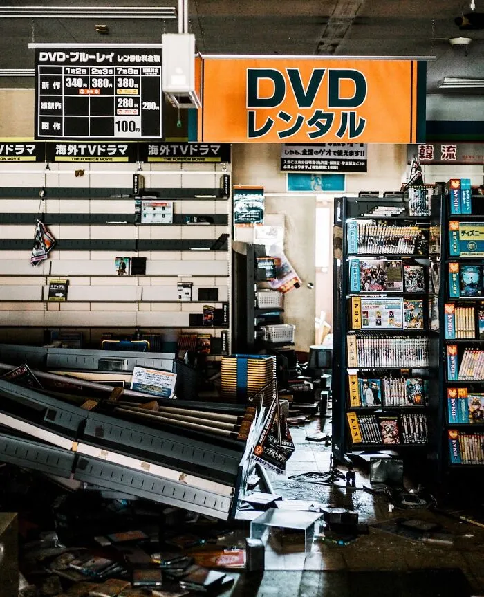The Lost World: I Took Pictures Of The Magically Desolate Places Of Japan (22 Pics)