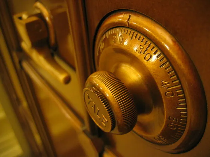 Someone Asked Ex-Burglars To Share Tips On How To Protect Your Home Against Theft, 30 People Delivered
