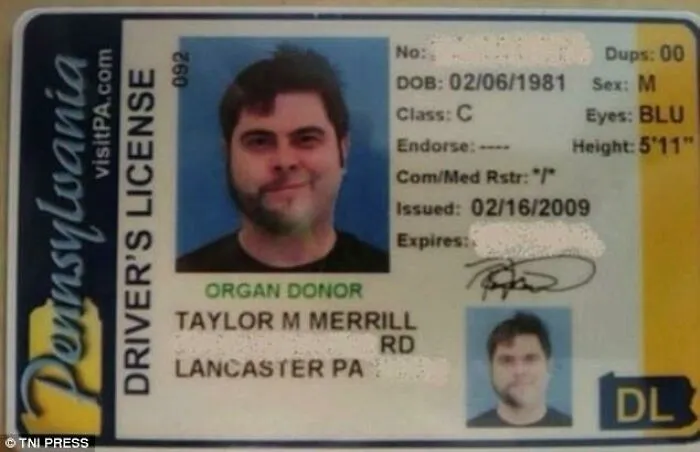 A la gente no le suelen gustar sus fotos de carnet, pero estas 30 son muy divertidas