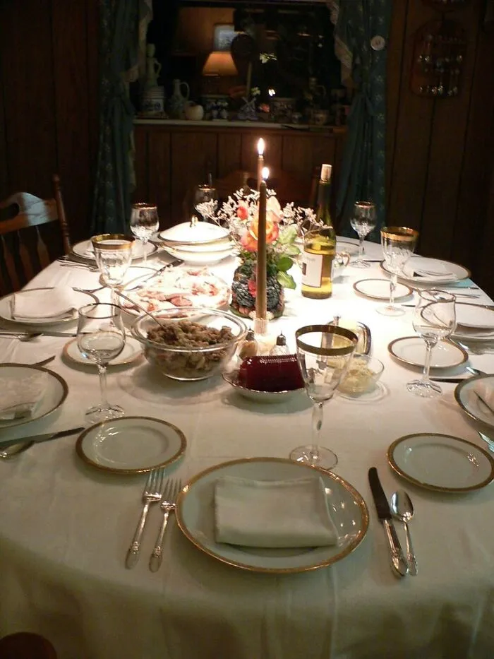Short Family Dinners And Fake Conversations
