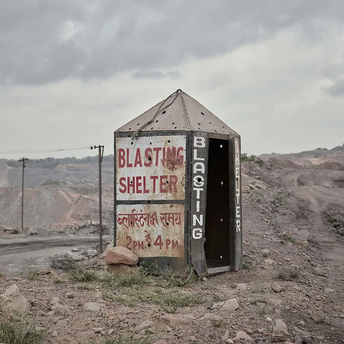 Photographer Captures The Collapse Of Nature In His “Black Diamond” Exhibition (18 Pics)