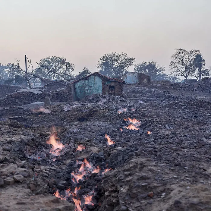 Photographer Captures The Collapse Of Nature In His “Black Diamond” Exhibition (18 Pics)