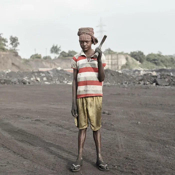 Photographer Captures The Collapse Of Nature In His “Black Diamond” Exhibition (18 Pics)