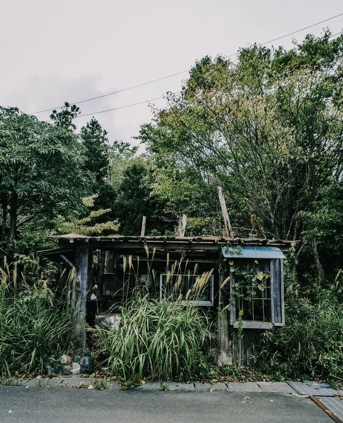 The Lost World: I Took Pictures Of The Magically Desolate Places Of Japan (22 Pics)