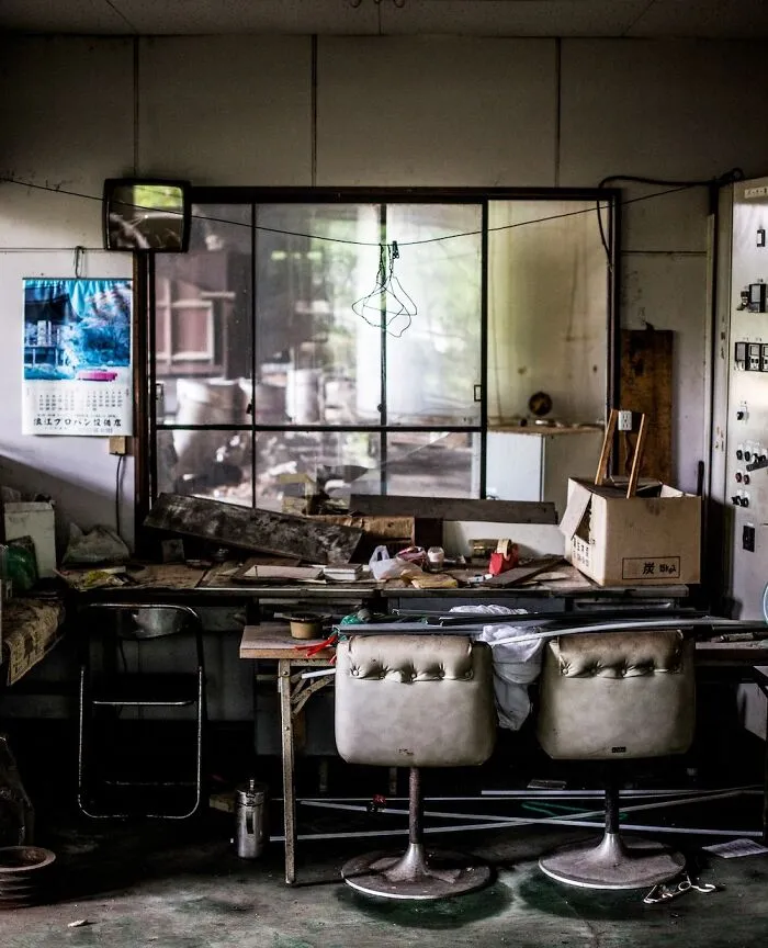 The Lost World: I Took Pictures Of The Magically Desolate Places Of Japan (22 Pics)