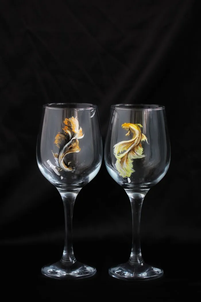 For My Son's Amusement, I Started Painting Him Realistic Animals And Discovered That Glass Was A Perfect Surface For That (21 Pics)