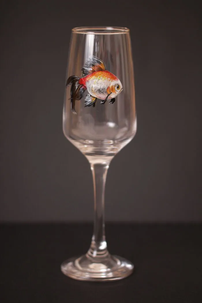 For My Son's Amusement, I Started Painting Him Realistic Animals And Discovered That Glass Was A Perfect Surface For That (21 Pics)