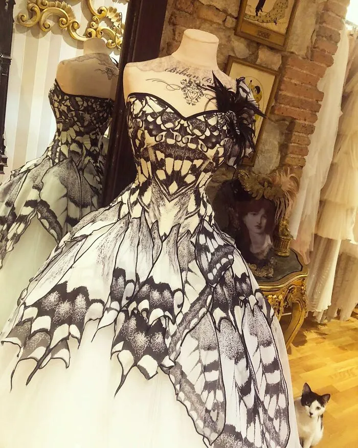 Designer Turns Women Into Real-Life Fairies With Her Butterfly Dresses (23 Pics)