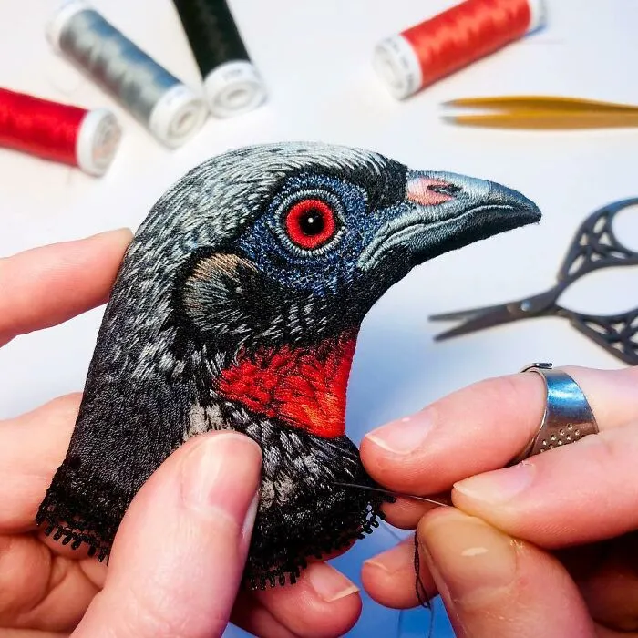 40 Embroidered Brooches By This Artist That You Might Confuse With Real Birds (New Pics)