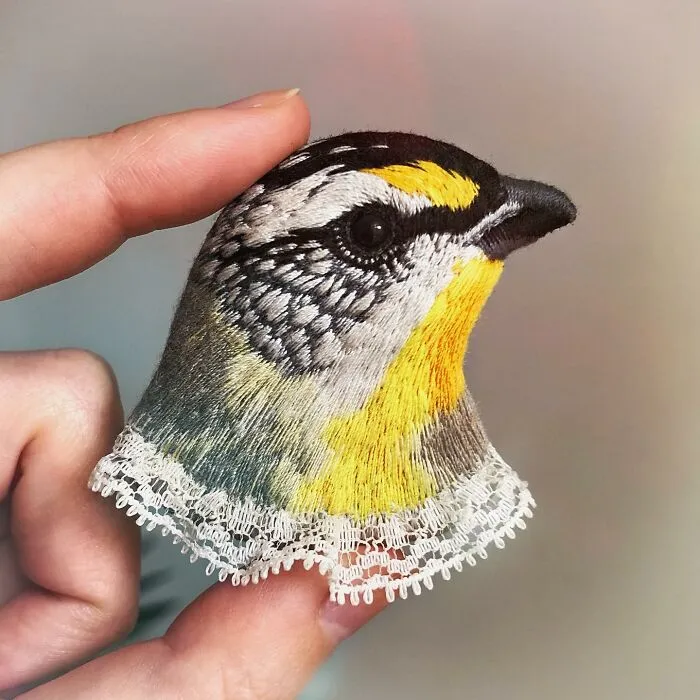 40 Embroidered Brooches By This Artist That You Might Confuse With Real Birds (New Pics)