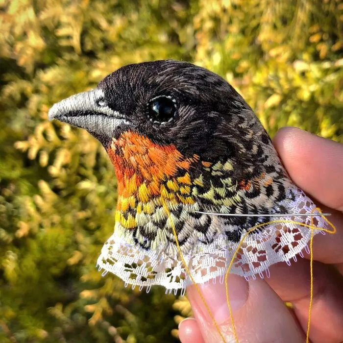40 Embroidered Brooches By This Artist That You Might Confuse With Real Birds (New Pics)