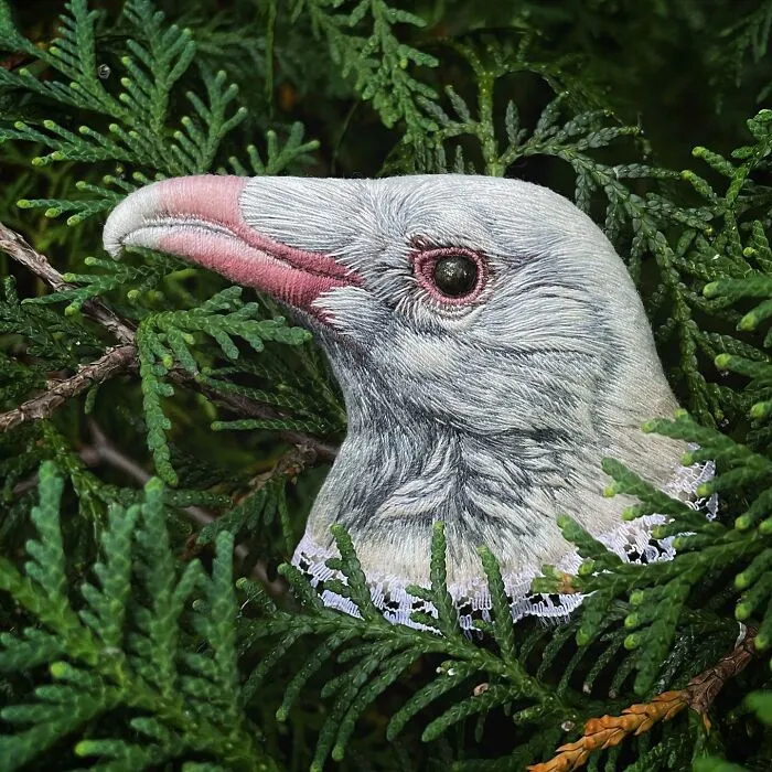 40 Embroidered Brooches By This Artist That You Might Confuse With Real Birds (New Pics)