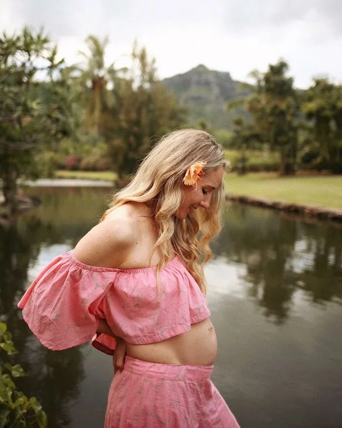 30 Mothers Are Sharing Realistic Pictures Of Baby Bumps And Pregnant Bodies To Fight Toxic Standards
