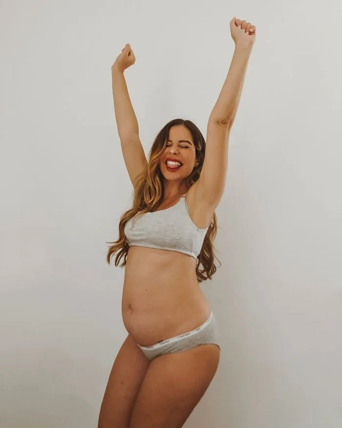 25 Madres comparten fotos realistas de sus barrigas y cuerpos de embarazada para luchar contra los estándares tóxicos