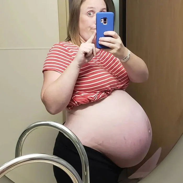 25 Madres comparten fotos realistas de sus barrigas y cuerpos de embarazada para luchar contra los estándares tóxicos