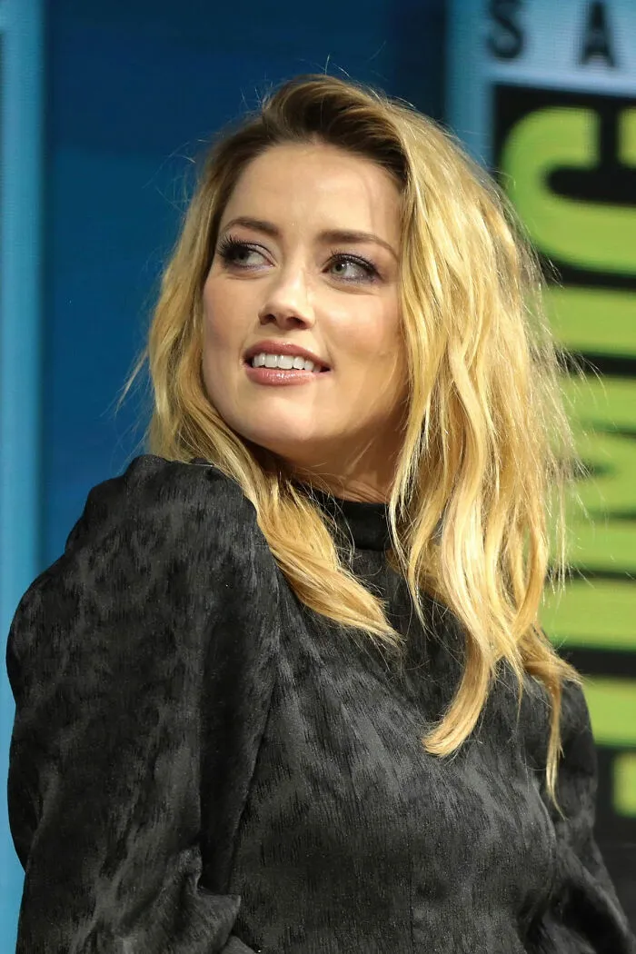 This Thread Has People Revealing The Moment They Stopped Admiring These 40 Celebrities