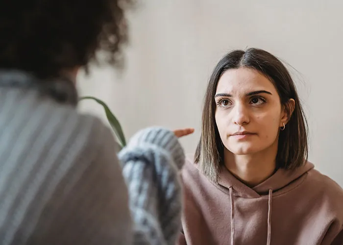 30 Times People Noticed Something Was Off About Their Friend's Significant Other And Were Proven To Be Right Later