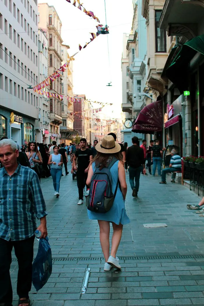 The 30 Biggest Mistakes Most Tourists Make In Major Cities, As Revealed By People Who Travel A Lot (New Answers)