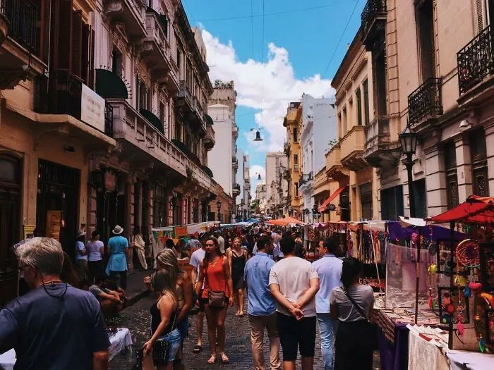 The 30 Biggest Mistakes Most Tourists Make In Major Cities, As Revealed By People Who Travel A Lot (New Answers)