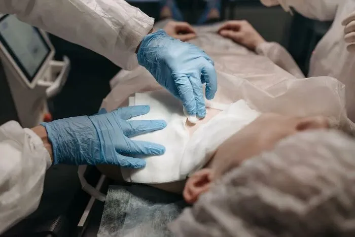 30 Bone-Chilling Stories From People Who Woke Up During Surgery