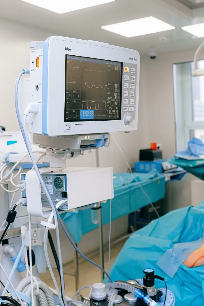 30 Bone-Chilling Stories From People Who Woke Up During Surgery