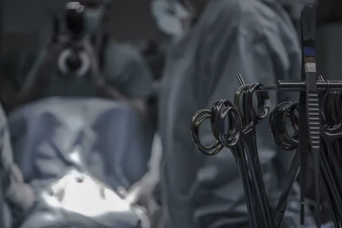 30 Bone-Chilling Stories From People Who Woke Up During Surgery