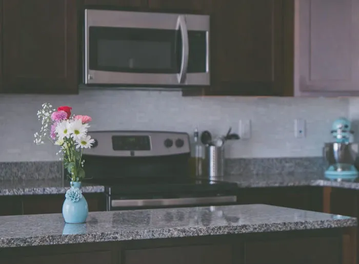 “I Straight-Up Tell Our Clients Not To Do It”: People Are Sharing 30 Of The Worst Interior Design Trends That Everyone Should Avoid