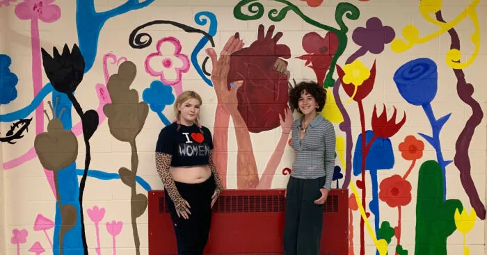Students' Mural Can Make Change Happen (4 Pics)
