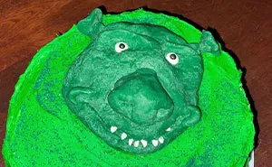 30 Cursed Cakes From ‘Cakes With Threatening Auras’ (New Pics)
